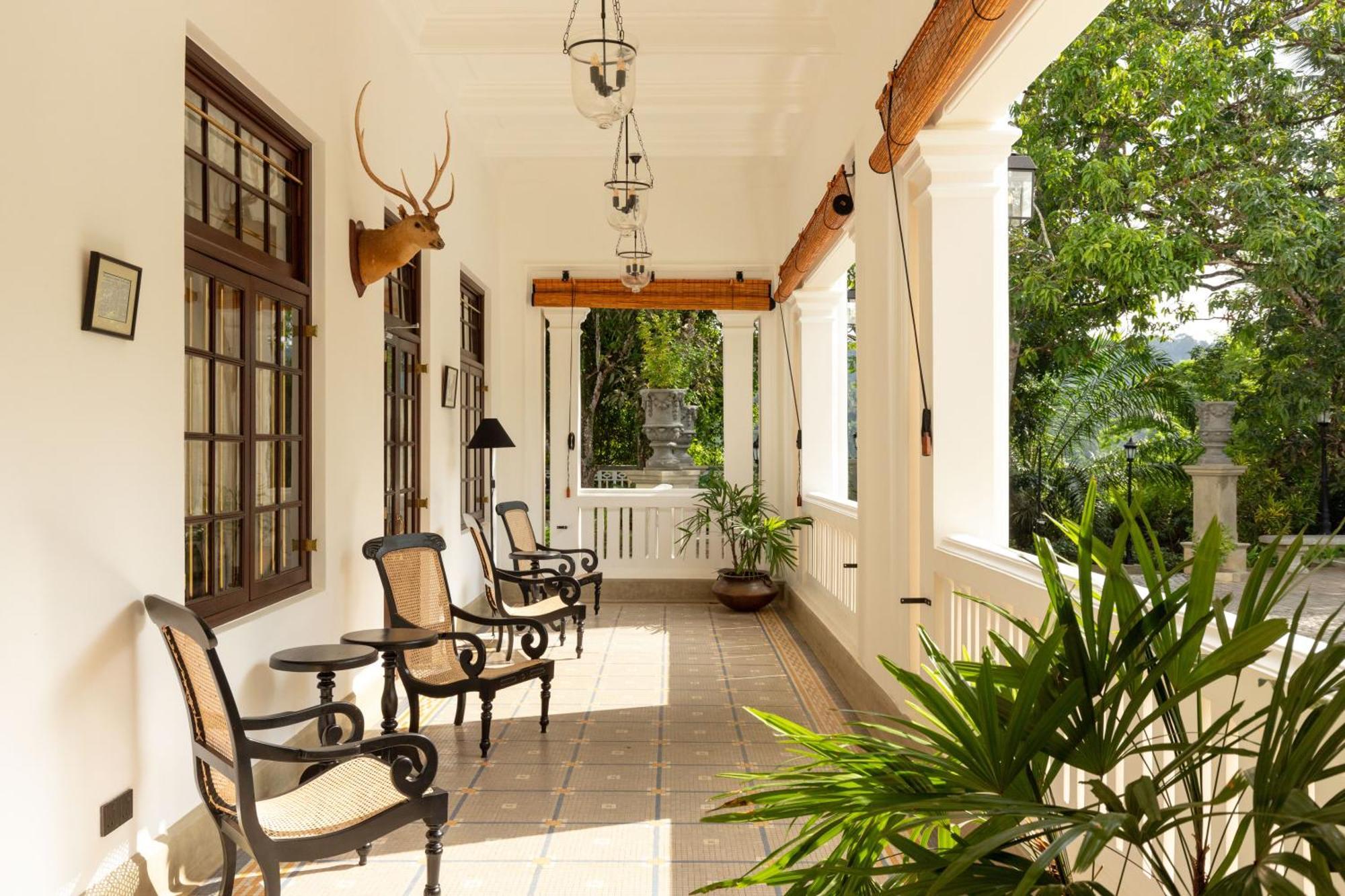 The Grand Walawwa Hotel Pinnawala  Exterior photo