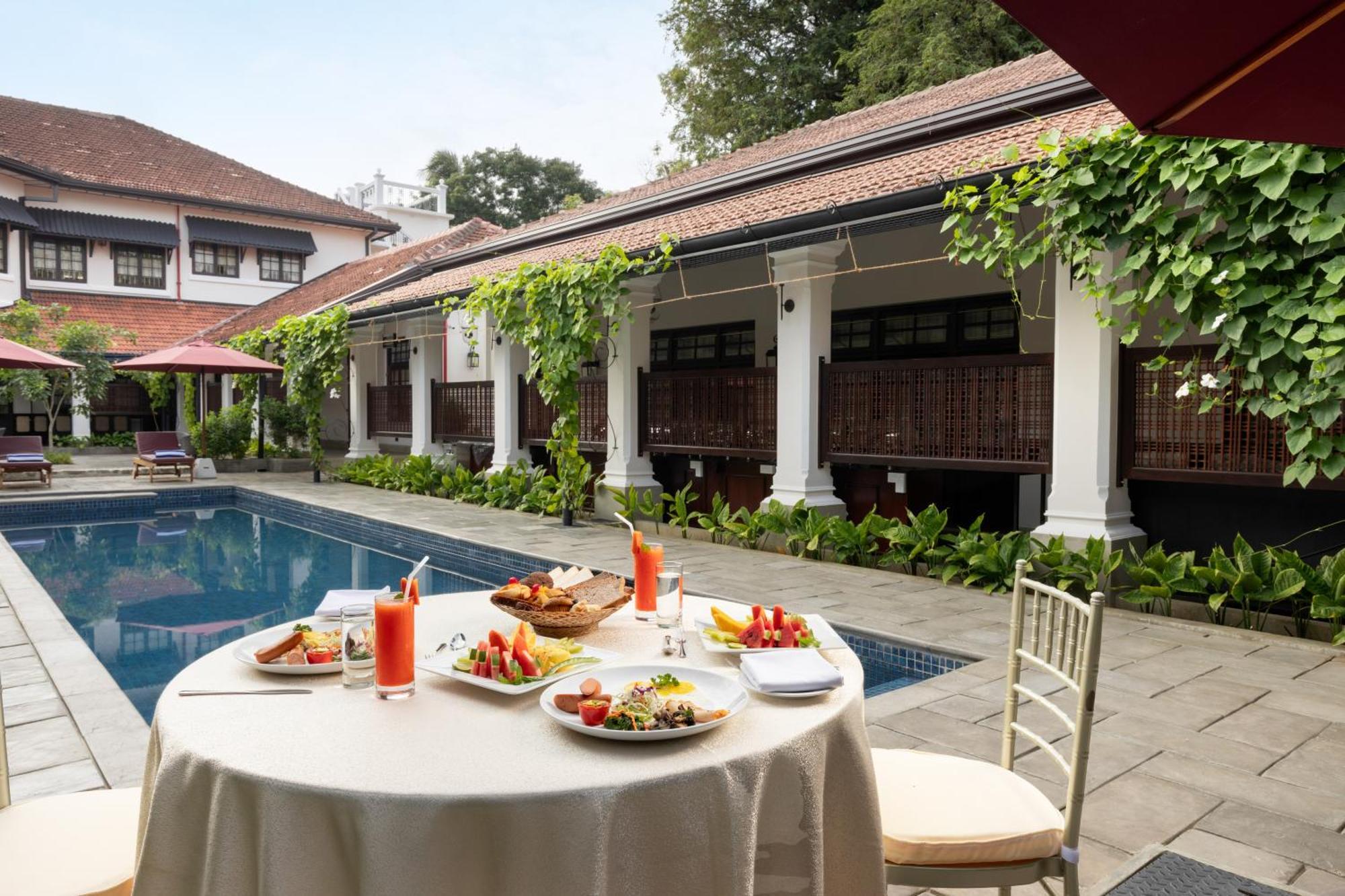 The Grand Walawwa Hotel Pinnawala  Exterior photo